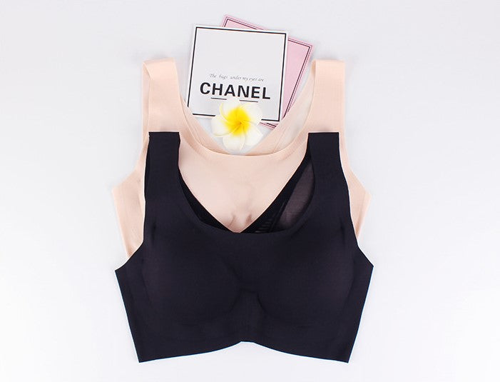 Packaging view of the wireless push-up bras in beige and black, highlighting the soft, seamless design ideal for daily comfort and all-day support.