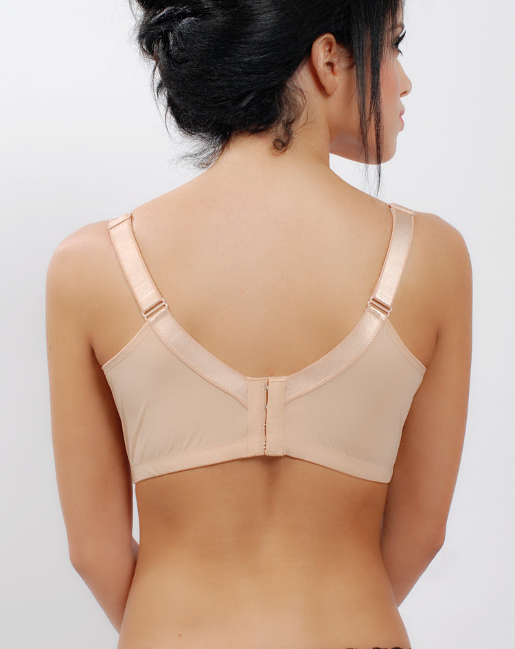 Back view of beige underwire push-up bra – Wide straps and smooth back sidebands for enhanced support and a seamless silhouette.